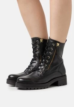 Gabor Comfort Lace-Up Ankle Boots - Schwarz