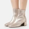 Gabor Comfort Classic Ankle Boots - Puder